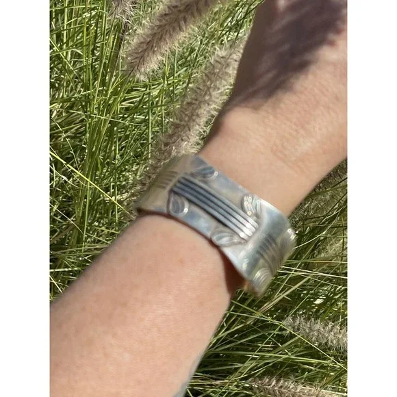 Vintage Navajo Sterling Silver Sleek Lined Bracelet Cuff Signed